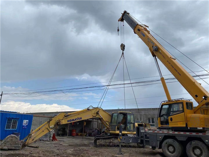 管城25吨吊车的工作半径是多少？