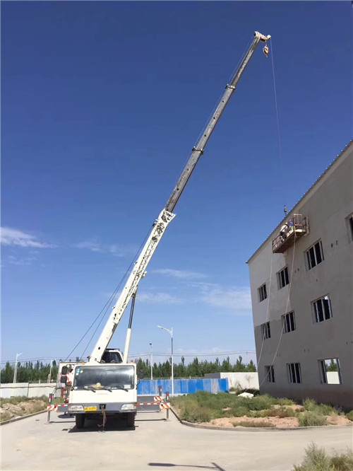 管城“轻装强干”—— 吊车的 “轻量化臂架” 技术